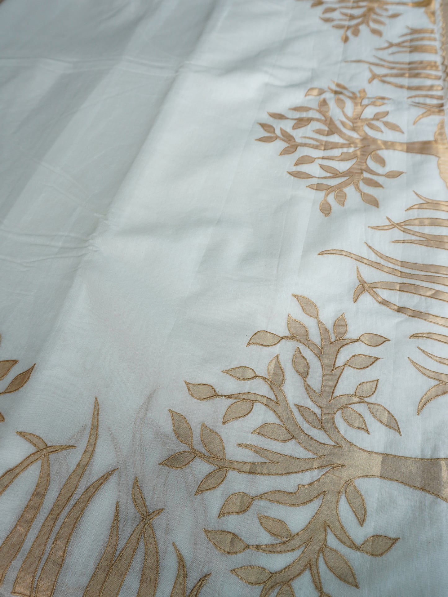 Off-White Chanderi Saree with Appliqué Work